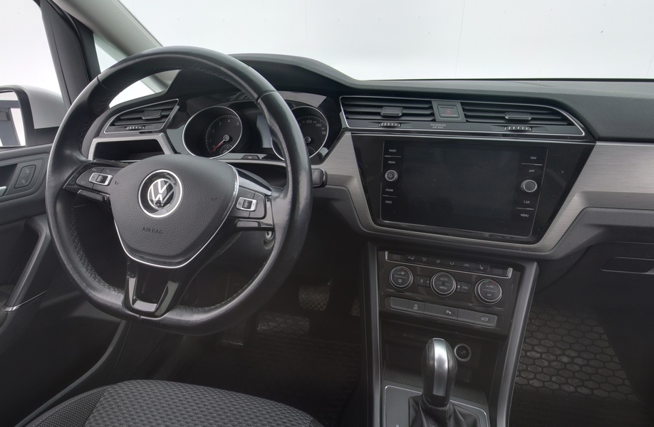 Volkswagen Touran vaihtoauto