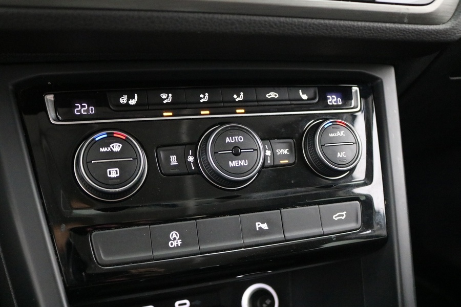 Volkswagen Touran vaihtoauto