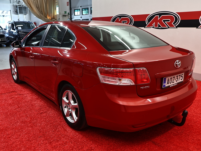 Toyota Avensis vaihtoauto