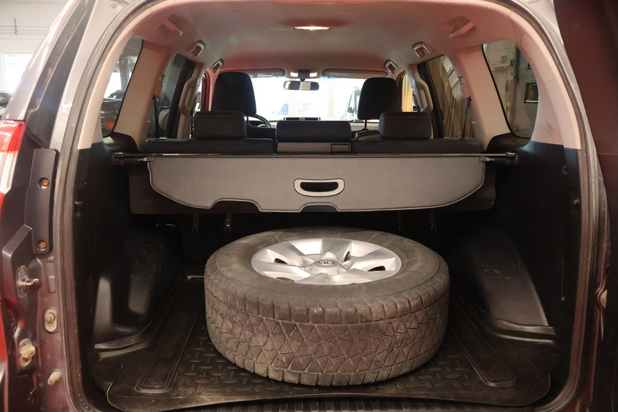 Toyota Land Cruiser vaihtoauto