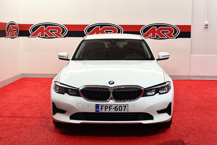 BMW 320 vaihtoauto
