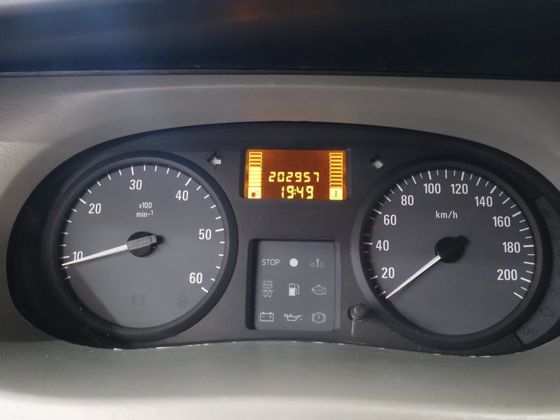 Opel Vivaro vaihtoauto