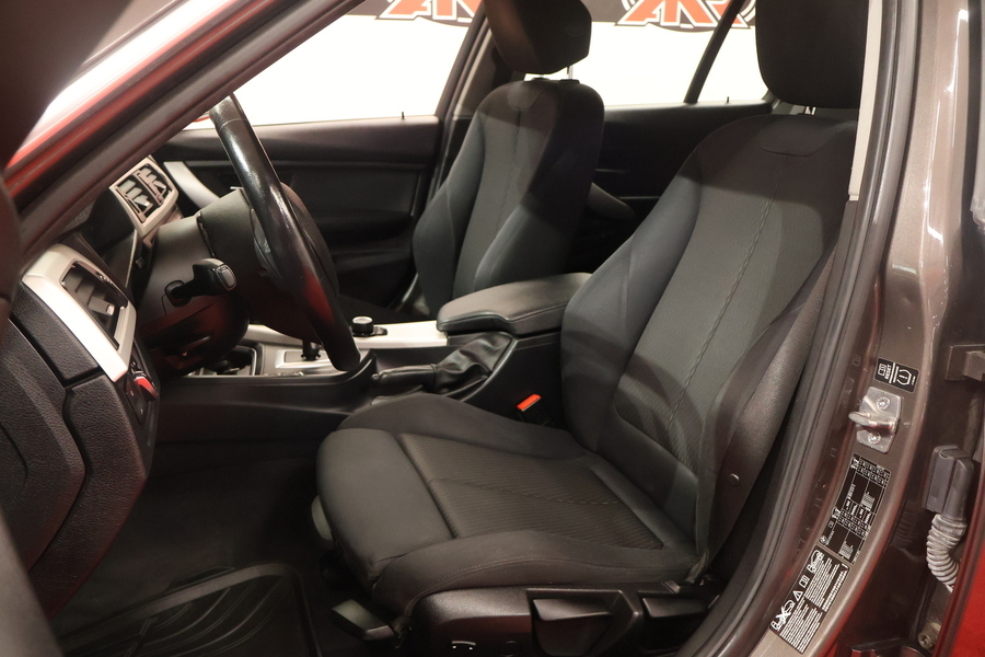 BMW 320 vaihtoauto