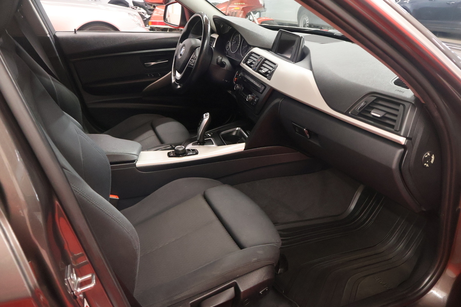 BMW 320 vaihtoauto
