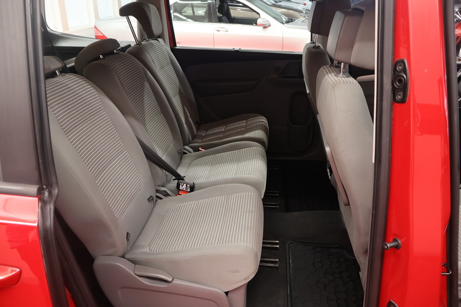 SEAT Alhambra vaihtoauto