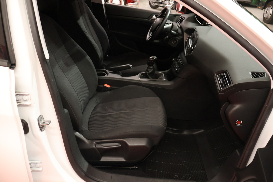 Peugeot 308 vaihtoauto