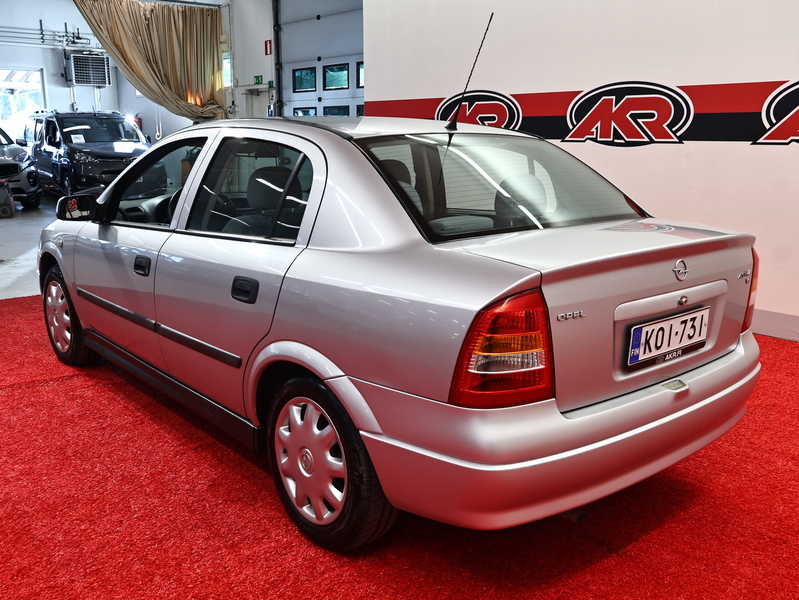 Opel Astra vaihtoauto