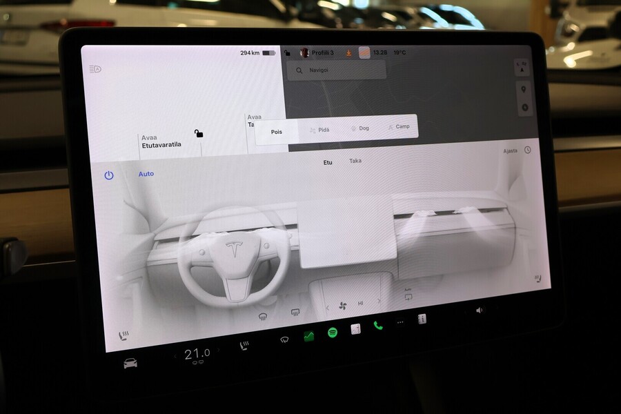 Tesla Model 3 vaihtoauto