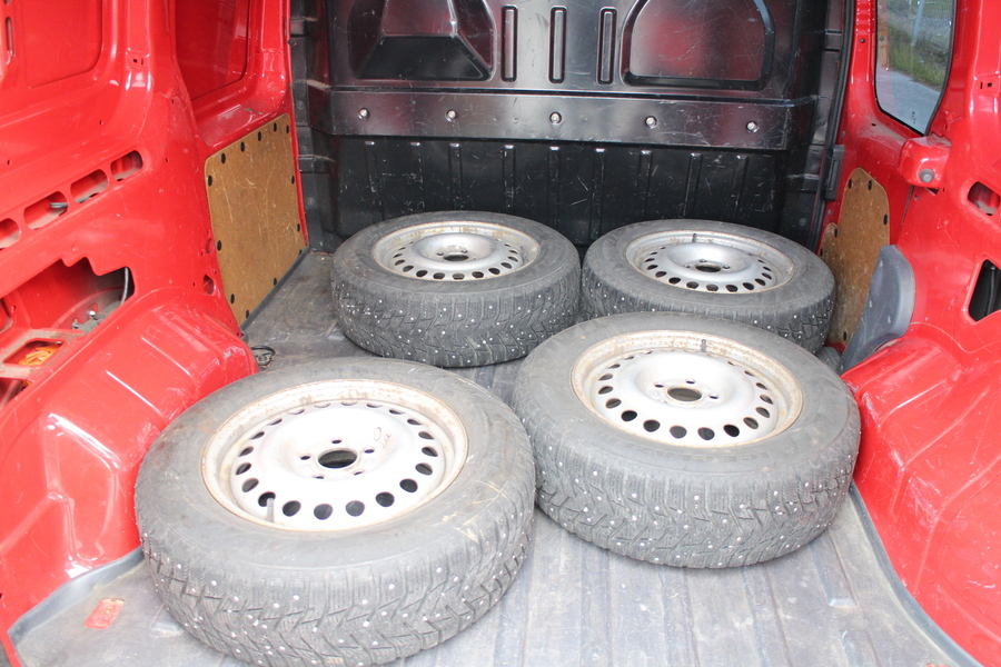 Ford Transit Connect vaihtoauto