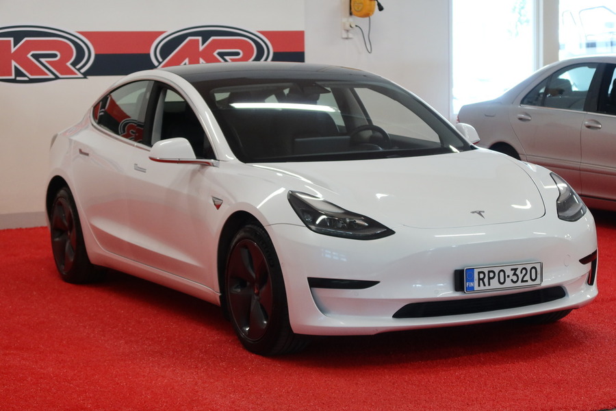 Tesla Model 3 vaihtoauto