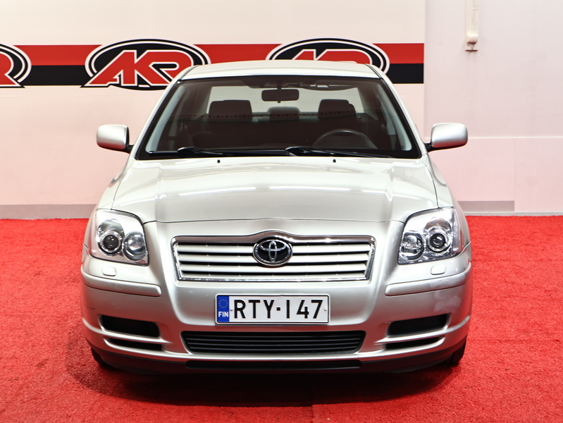 Toyota Avensis vaihtoauto