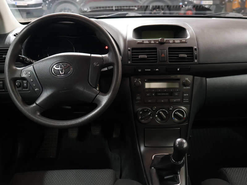 Toyota Avensis vaihtoauto