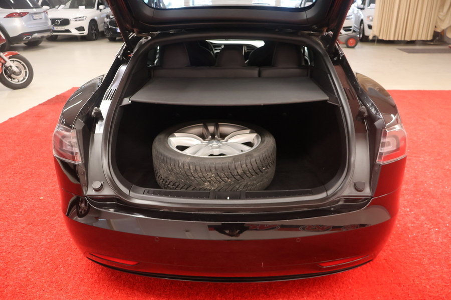 Tesla Model S vaihtoauto