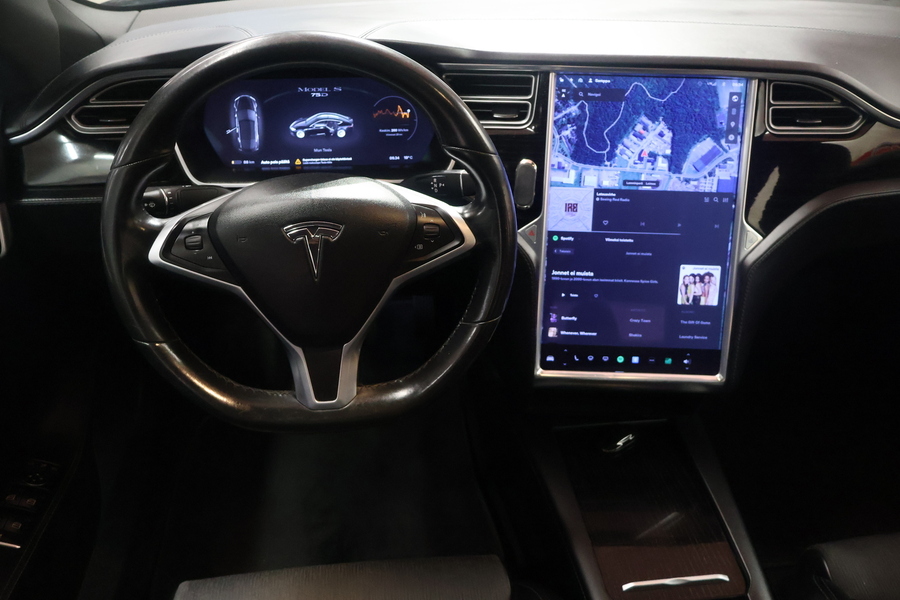 Tesla Model S vaihtoauto