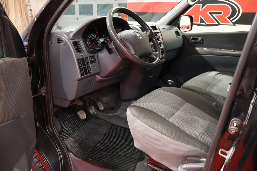 Toyota Hiace vaihtoauto