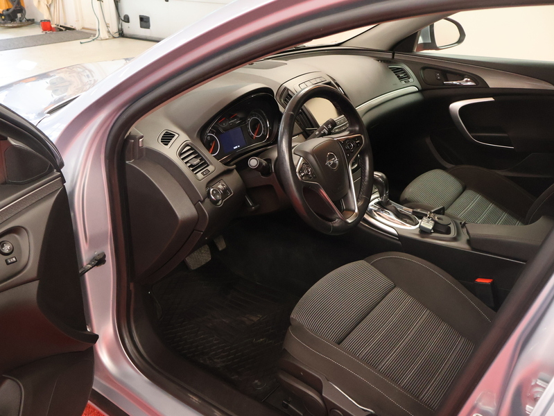 Opel Insignia vaihtoauto