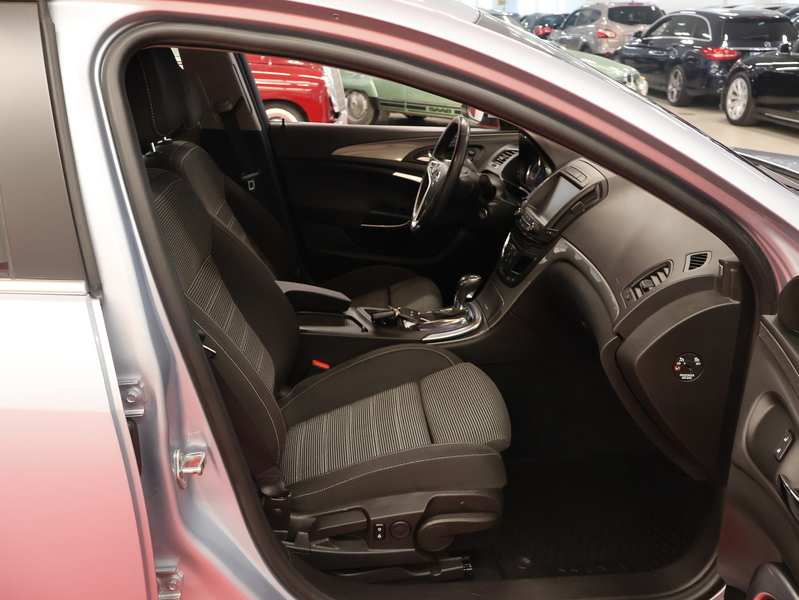 Opel Insignia vaihtoauto