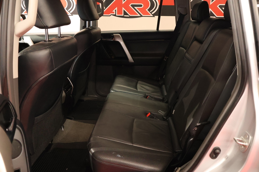 Toyota Land Cruiser vaihtoauto