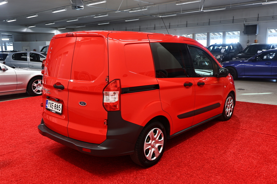 Ford Transit Courier vaihtoauto