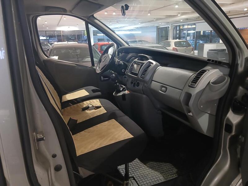 Opel Vivaro vaihtoauto