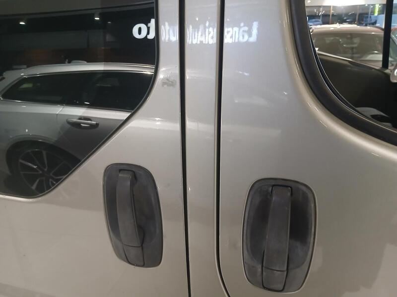 Opel Vivaro vaihtoauto