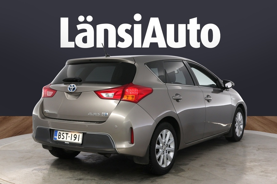 Toyota Auris vaihtoauto