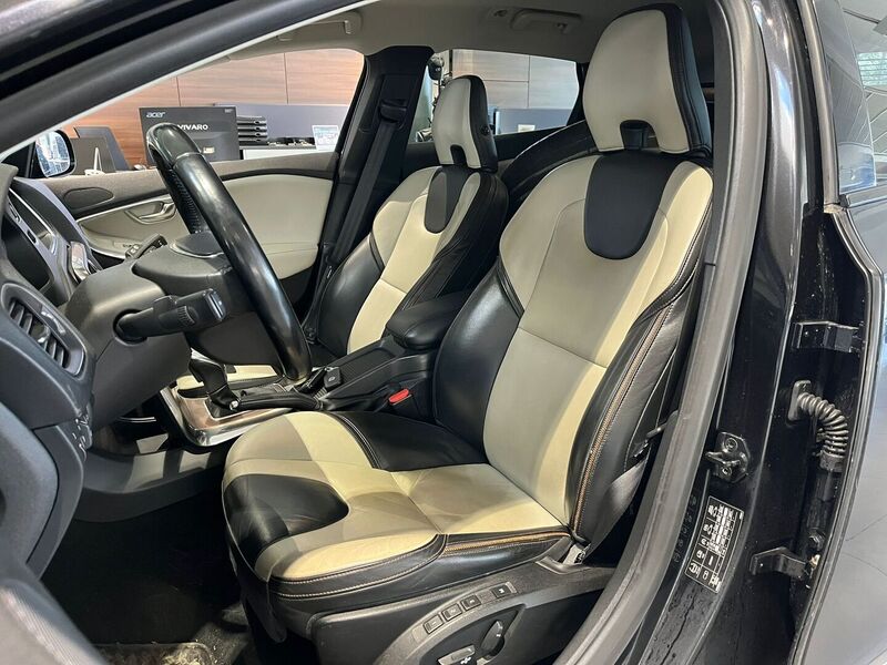 Volvo V40 Cross Country vaihtoauto