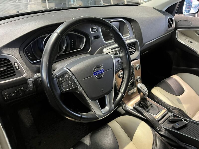 Volvo V40 Cross Country vaihtoauto