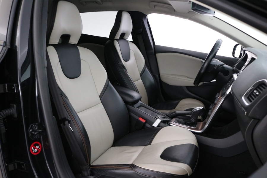 Volvo V40 Cross Country vaihtoauto