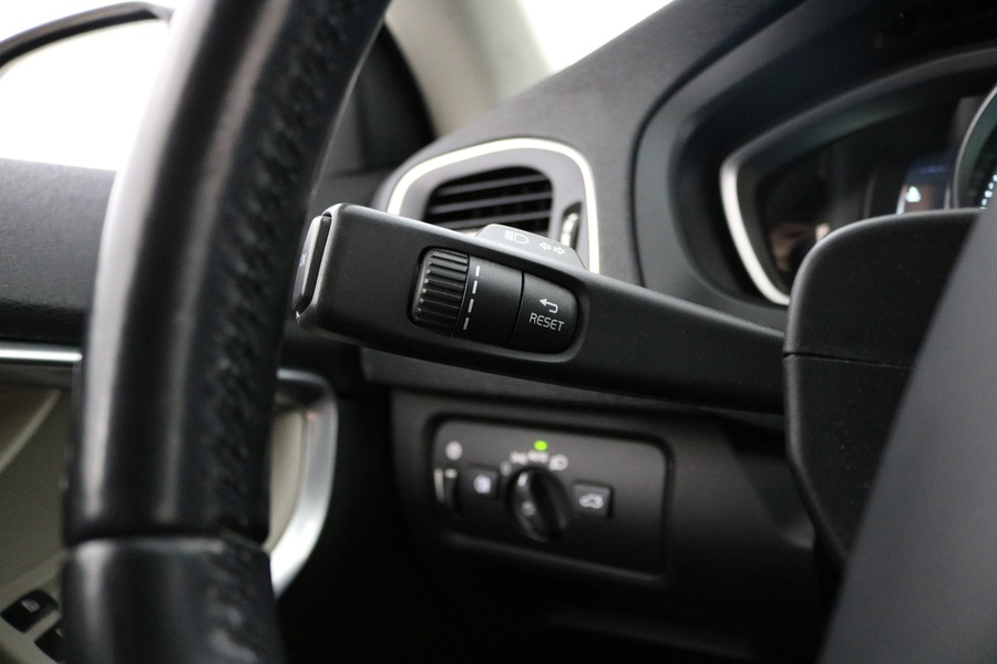 Volvo V40 Cross Country vaihtoauto