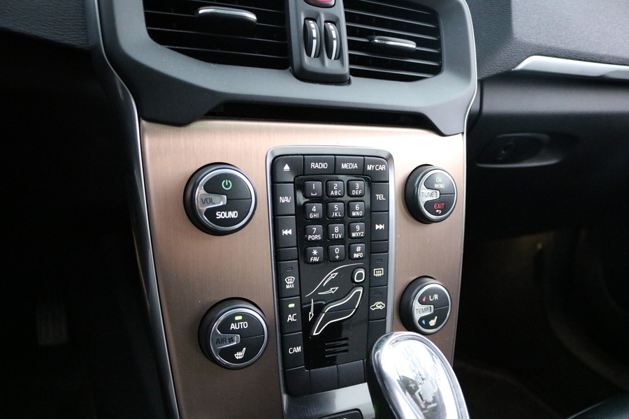 Volvo V40 Cross Country vaihtoauto