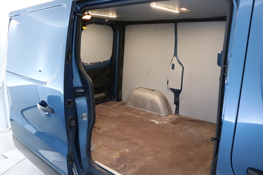 Opel Vivaro vaihtoauto