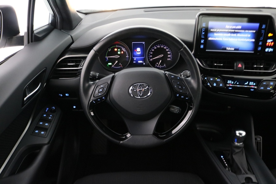 Toyota C-HR vaihtoauto