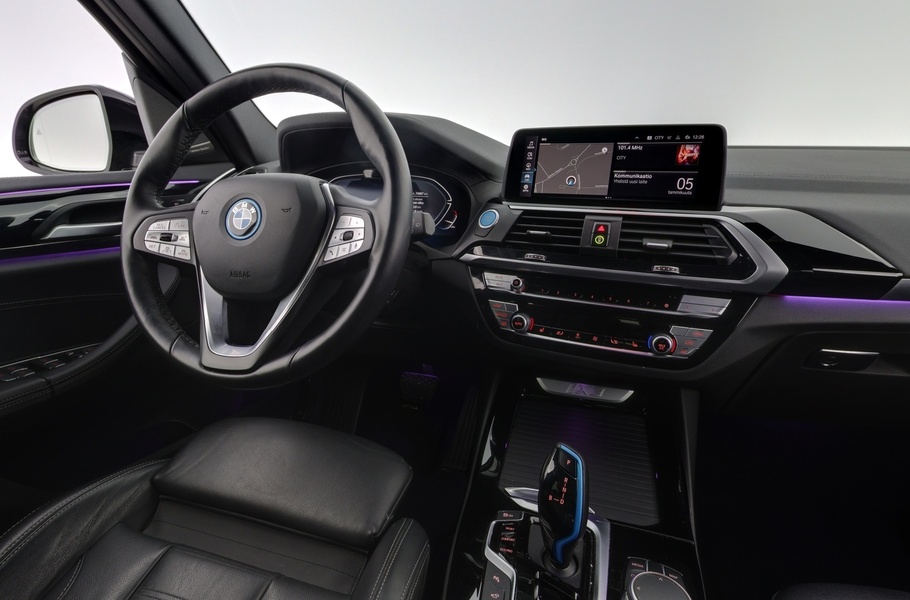 BMW iX3 vaihtoauto