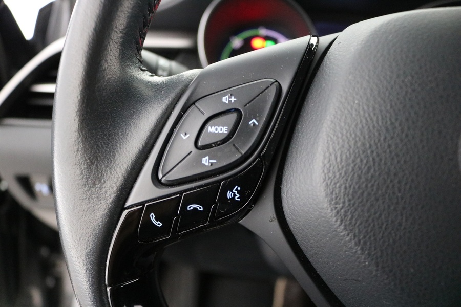 Toyota C-HR vaihtoauto