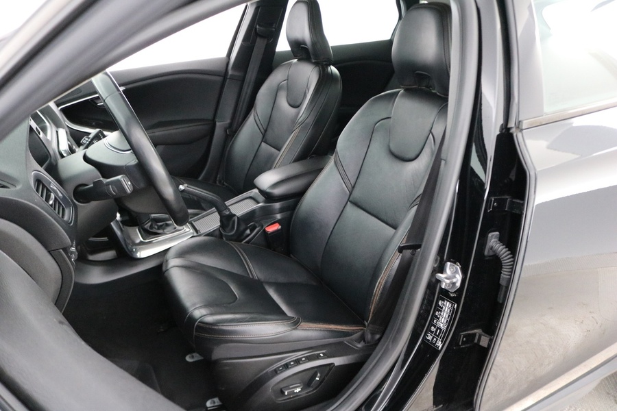 Volvo V40 Cross Country vaihtoauto