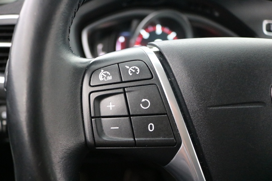 Volvo V40 Cross Country vaihtoauto