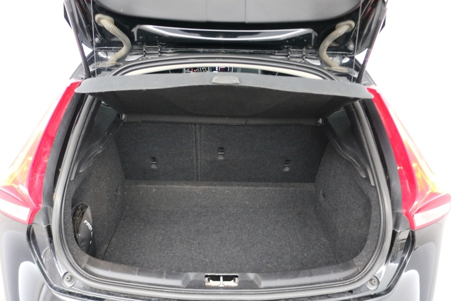 Volvo V40 Cross Country vaihtoauto