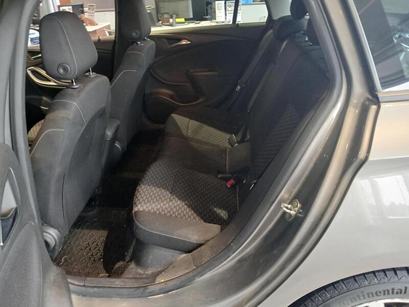 Opel Astra vaihtoauto