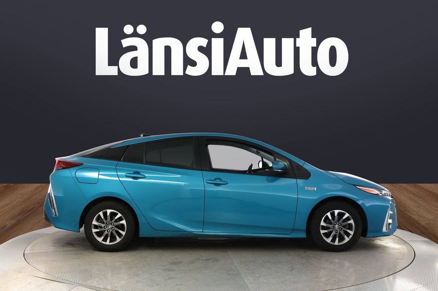 Toyota Prius Plug-in vaihtoauto