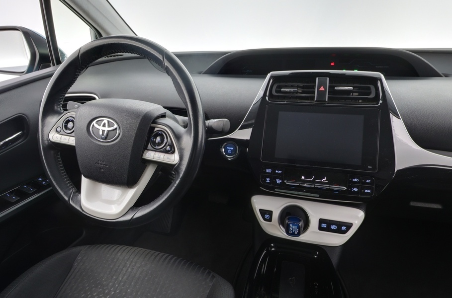 Toyota Prius Plug-in vaihtoauto