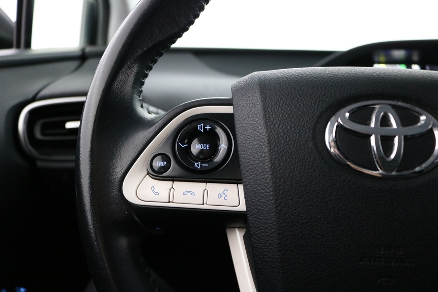 Toyota Prius Plug-in vaihtoauto