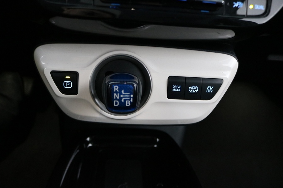 Toyota Prius Plug-in vaihtoauto