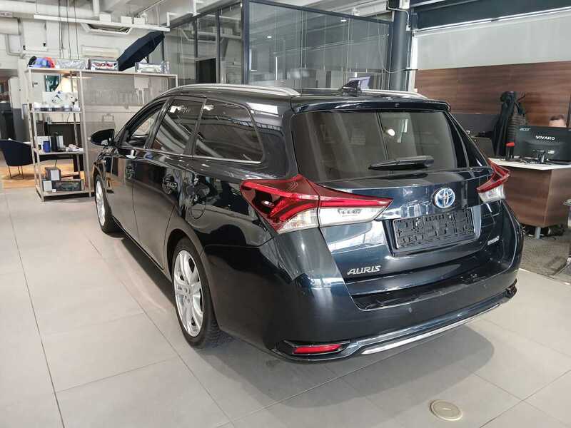 Toyota Auris vaihtoauto