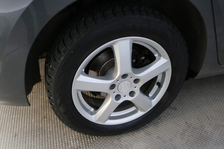 Volkswagen Touran vaihtoauto