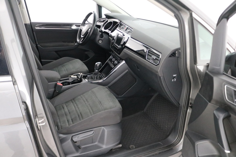 Volkswagen Touran vaihtoauto