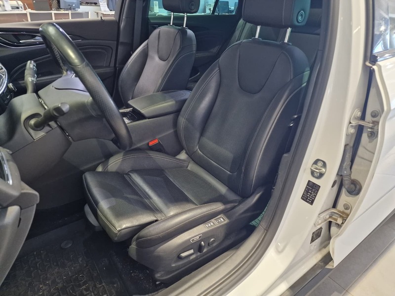 Opel Insignia vaihtoauto