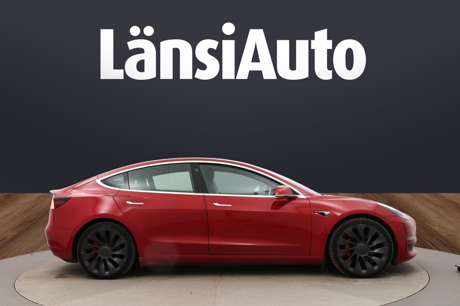 Tesla Model 3 vaihtoauto