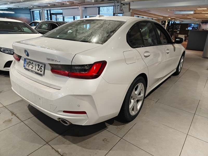 BMW 330 vaihtoauto