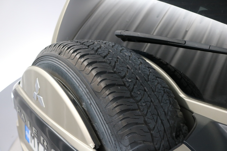 Mitsubishi Pajero vaihtoauto